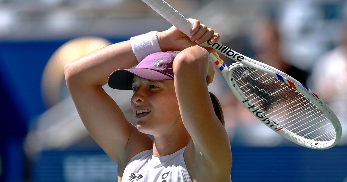 Desconsolada: Iga Swiatek se fue llorando de la cancha tras caer sorpresivamente en el US Open